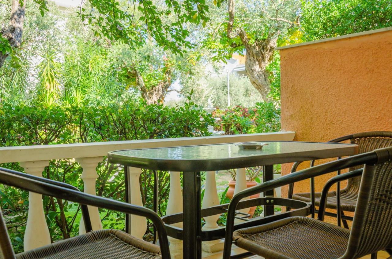 Villa Eden Лименас Екстериор снимка
